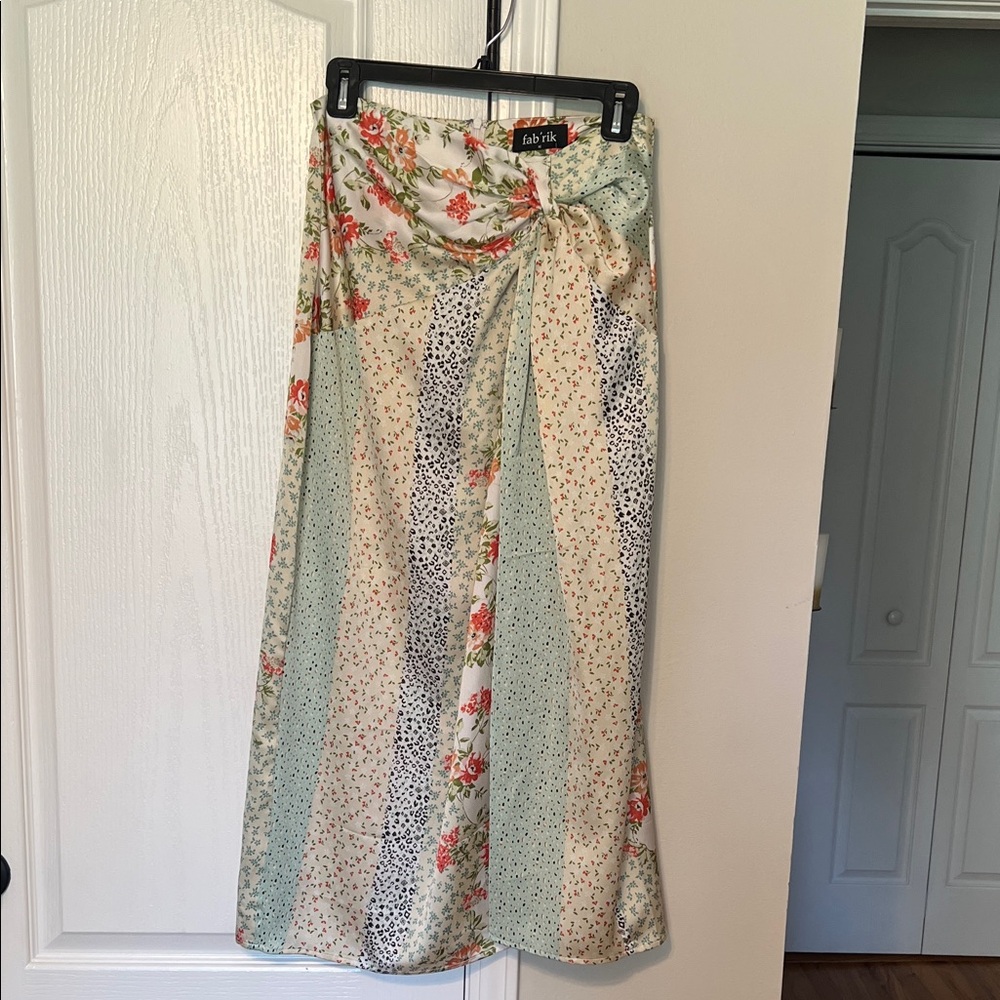 NWT Fabrik Floral Midi Skirt